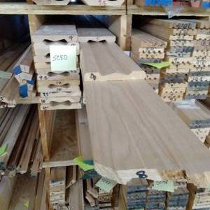 lot 21 image: 5 18 x 34 Red Oak Casing & Chair Rail (SC8D)