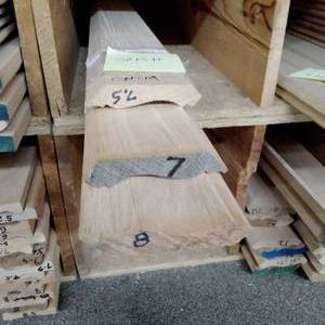 lot 168 image: 4 x 34 Red Oak Crown Moulding (SC13H)