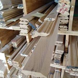lot 169 image: 2 14 x 916 Red Oak Crown Moulding (SC14B)