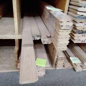 lot 173 image: 2 14 x 916 Red Oak Crown Moulding (SC14H)
