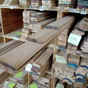lot 185 image: 2 34 x 916 Red Oak Crown Moulding (SC17E)