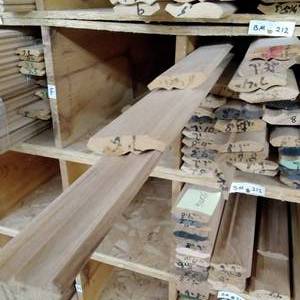 lot 193 image: 3 18 x 34 Red Oak Crown Moulding (SC20F)