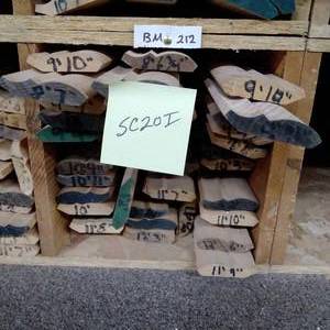 lot 196 image: 3 18 x 34 Red Oak Crown Moulding (SC20I)