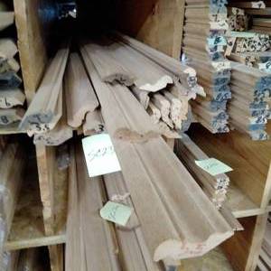 lot 100 image: 2 38 x 34 Red Oak Wainscot Cap (SC23F)