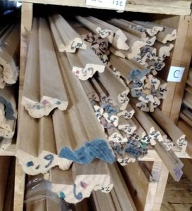 lot 102 image: 1 14 x 34 Red Oak Wainscot Cap (SC24C)