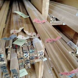 lot 103 image: 2 14 x 34 Red Oak Wainscot Cap (SC24E)