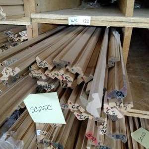 lot 106 image: 1 516 x 34 Red Oak Wainscot Cap (SC25C)