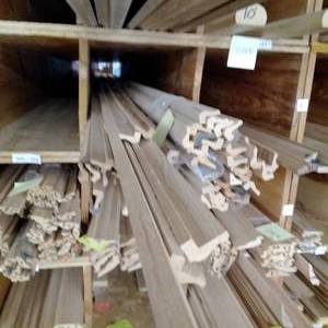 lot 111 image: 1 18 x 58 Red Oak Wainscot Cap (SC27C)