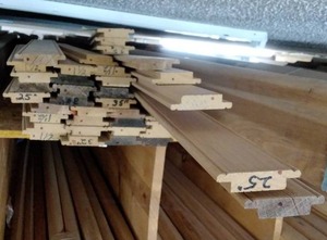 lot 119 image: 2 12 x 916 Pine Panel Moulding (SC29A)