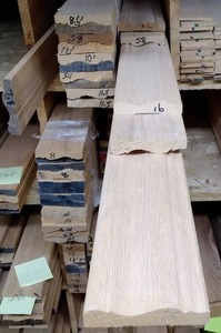 lot 265 image: 3 1116 x 34 Red Oak Chair Rail (SB15C)