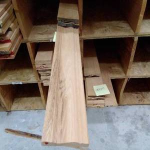 lot 267 image: 3 1116 x 34 Red Oak Chair Rail (SB15G)