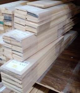 lot 357 image: Misc. Red Oak Shorts 14 Thick (SD2D4)