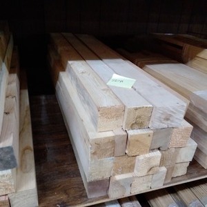 lot 362 image: Mixed Hard- & Softwood Posts (SD2D2)