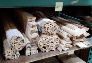 lot 263 image: Misc. Red Oak Moulding Shorts (SD2E3)