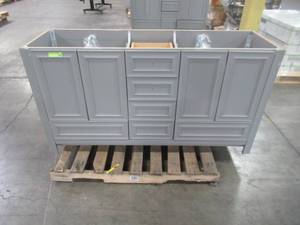 lot 26 image: Glacier Bay Candlesby 60 in. W x 19 in. D Bath Vanity in Sterling Gray CD60P2-ST