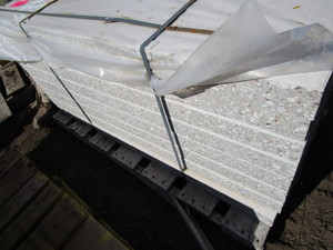 lot 20 image: Concete paver, 48x18x2.75, qty 8...