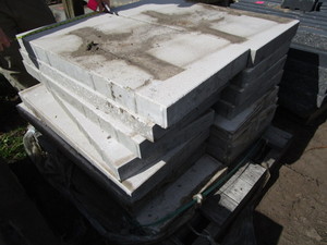 lot 23 image: Pallet of concrete pavers, 18x36x...