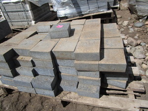 lot 78 image: Granite pavers, mostly 6x6x2.5, ...