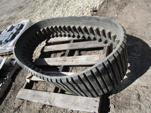 lot 47 image: Used track for Caterpillar skidster...