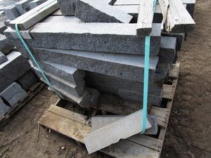 lot 145 image: Granite, 18-34 x 4 x 4...