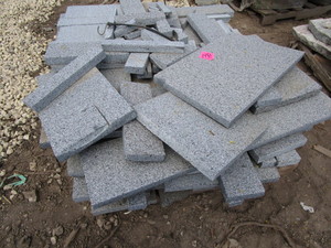 lot 148 image: Granite, pallet of random sizes...