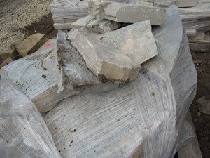 lot 159 image: Natural stone wall stone, mix with ...