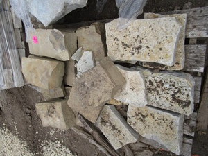 lot 160 image: Wall stone, mix...