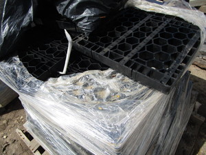 lot 174 image: Honeycomb grids, Silka...