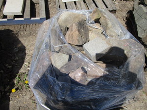 lot 177 image: Mixed natural stone, irregular...