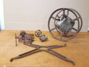 lot 14 image: Columbian #63 3 Bench Vice, Spool and Cast Iron Pieces