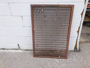 lot 21 image: Large Vintage Steel Grate