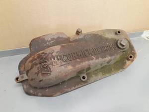 lot 37 image: McCormick Deering No 7 Embossed Cast Iron Cover