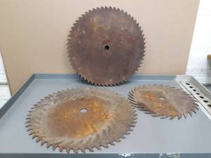 lot 81 image: Lot of 3 Large Vintage Saw Blades