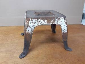 lot 120 image: Vintage Cast Iron Base  Stool