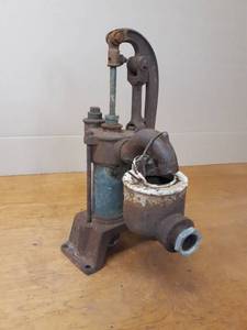 lot 121 image: Cast Iron Well Pump - Stands About 19 Tall