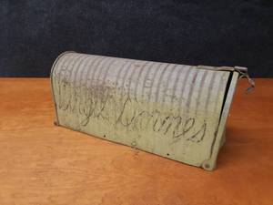 lot 124 image: Vintage Galvanized Mailbox