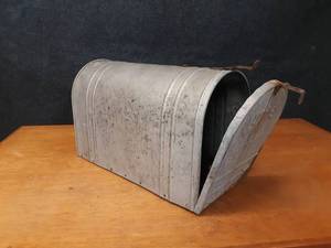 lot 125 image: Large Vintage Galvanized Mailbox