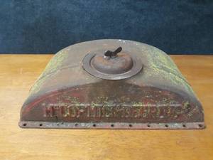lot 128 image: Antique McCormick Deering Cast Iron Radiator Tank  Top