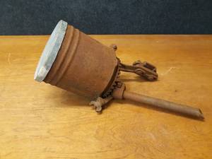 lot 148 image: Antique Seed Box