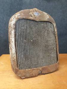 lot 155 image: Ford Model A Radiator w Shroud - Great Wall Art