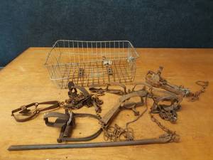 lot 165 image: Lot of 8 Vintage Traps and Steel Basket