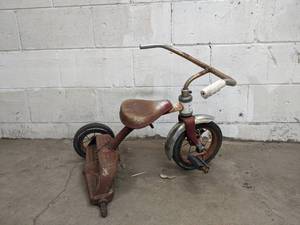 lot 44 image: Trike
