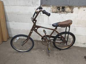 lot 45 image: Vintage Boys Bike