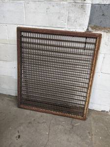lot 68 image: Large Metal Grate