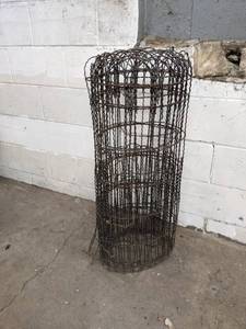 lot 71 image: Roll of Decorative Vintage Wire Fence