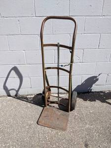 lot 89 image: 2- Wheel Cart w Hard Tires