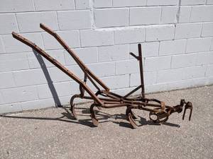 lot 101 image: Antique Horse Drawn Cultivator