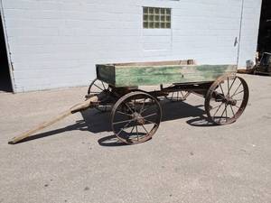 Antique Wagon w Wood Axles and Steel Wheels