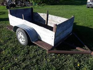 lot 2 image: 7 x 4 Utility  Yard Trailer - NO title