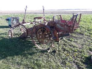 lot 1 image: Antique Potato Digger